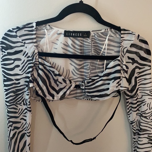 LIONESS TOP - Picture 2 of 3